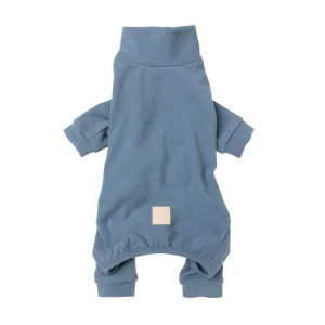 Pijama-de-FuzzYard-de-color-azul-para-caniches-de-Salvaterra-de-Magos-Pijama-de-invierrno-para-caniches-de-Salvaterra-de-Magos